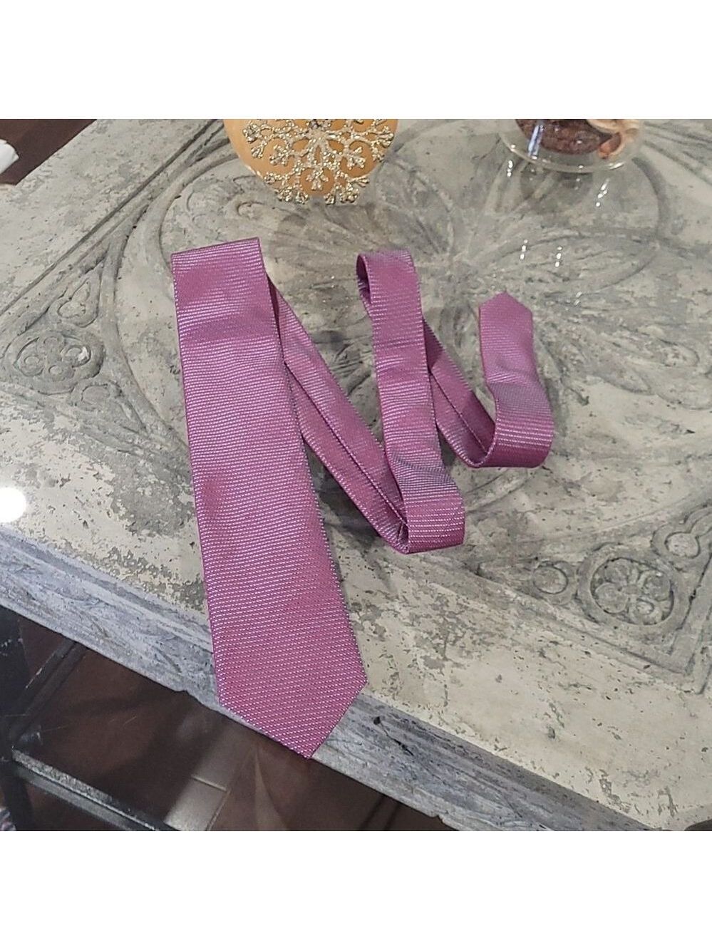 CALVIN KLEIN SILK TIE